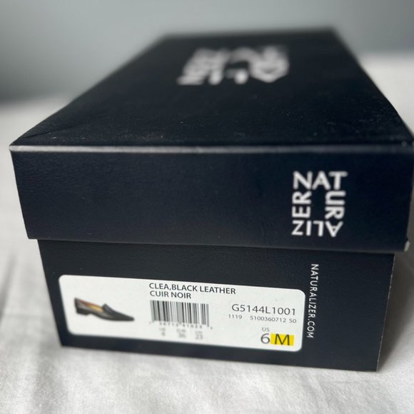 Square Toe Naturalizer "Clea" Black Leather Loafers/Flat - Picture 12 of 12